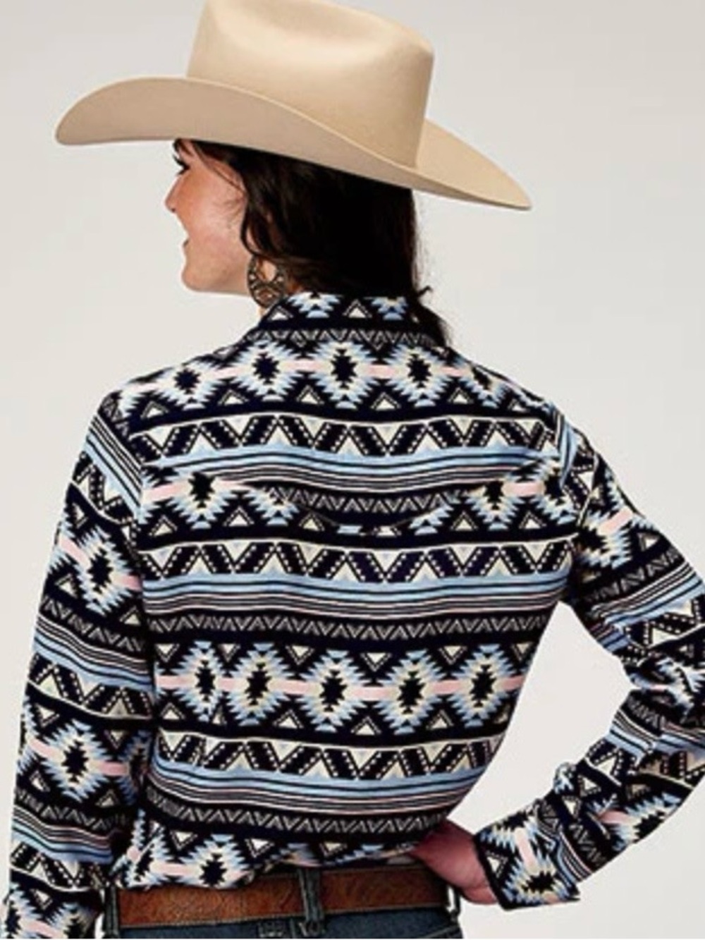Roper Women's Aztec Print Western Shirt in pearl snap button. Large